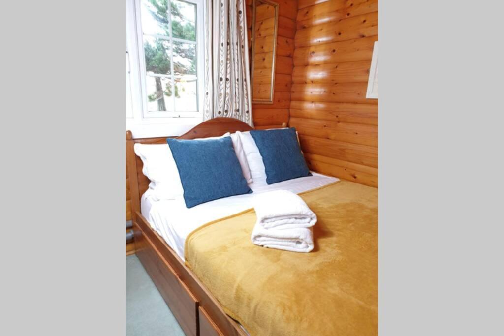 Rustic Log Cabin In Snowdonia By Seren Short Stays Trawsfynydd Eksteriør bilde